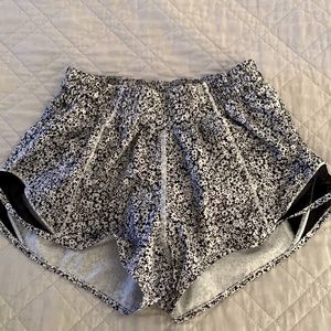 LuLulemon Hotty Hot Shorts size 2